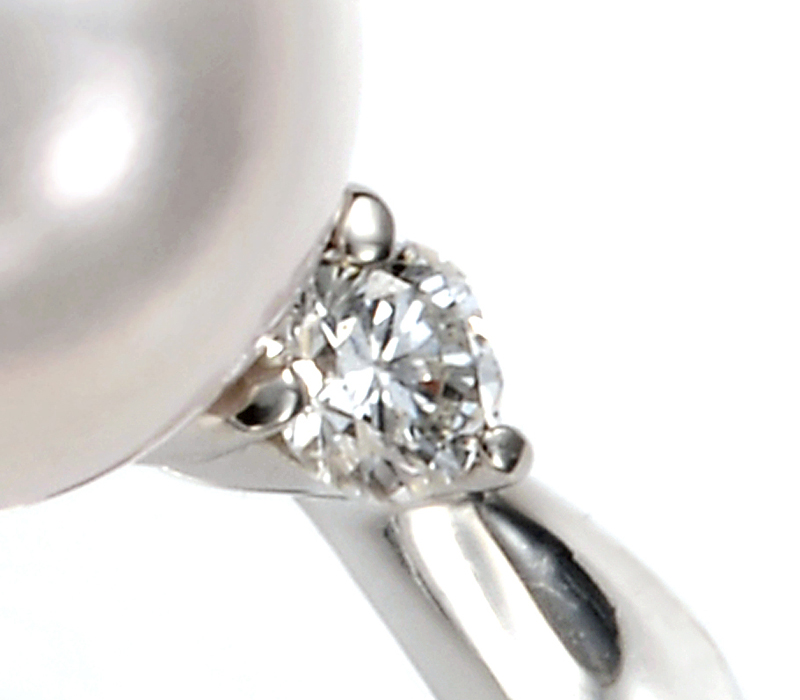 オーロラ花珠真珠リング(指輪)上級（9ミリ以上【9.5ミリ以上も有】無調色・プラチナ900 ダイヤ合計0.15カラット）4枚目