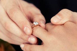 京都でも婚約指輪を買うなら、やはり直輸入ダイヤモンド