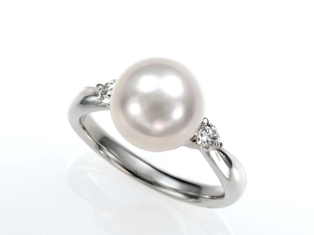 オーロラ花珠真珠リング(指輪)上級（9ミリ以上　無調色タイプも有・プラチナ900 ダイヤ合計0.15カラット）