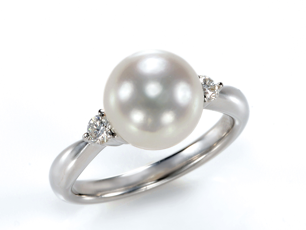 プラチナ オーロラ天女 花珠真珠リング(指輪)　（9ミリ以上[9.5ミリ以上も有]・プラチナ900　ダイヤ合計0.15カラット）