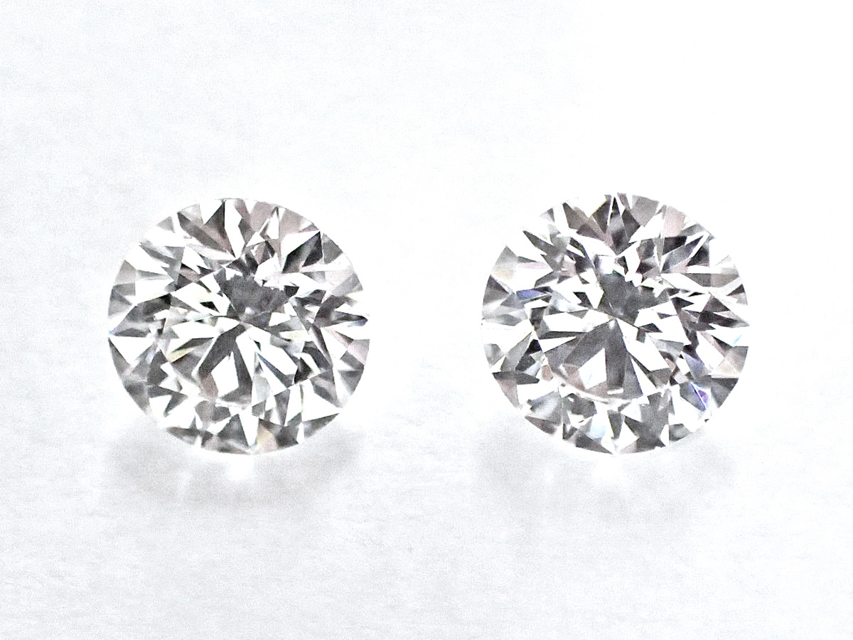 ペアダイヤルース ピアス用(枠加工込み)（合計0.658ct(0.326ct 0.336ct) ・Dカラー・VS-1・3EXCELLENT H&C）