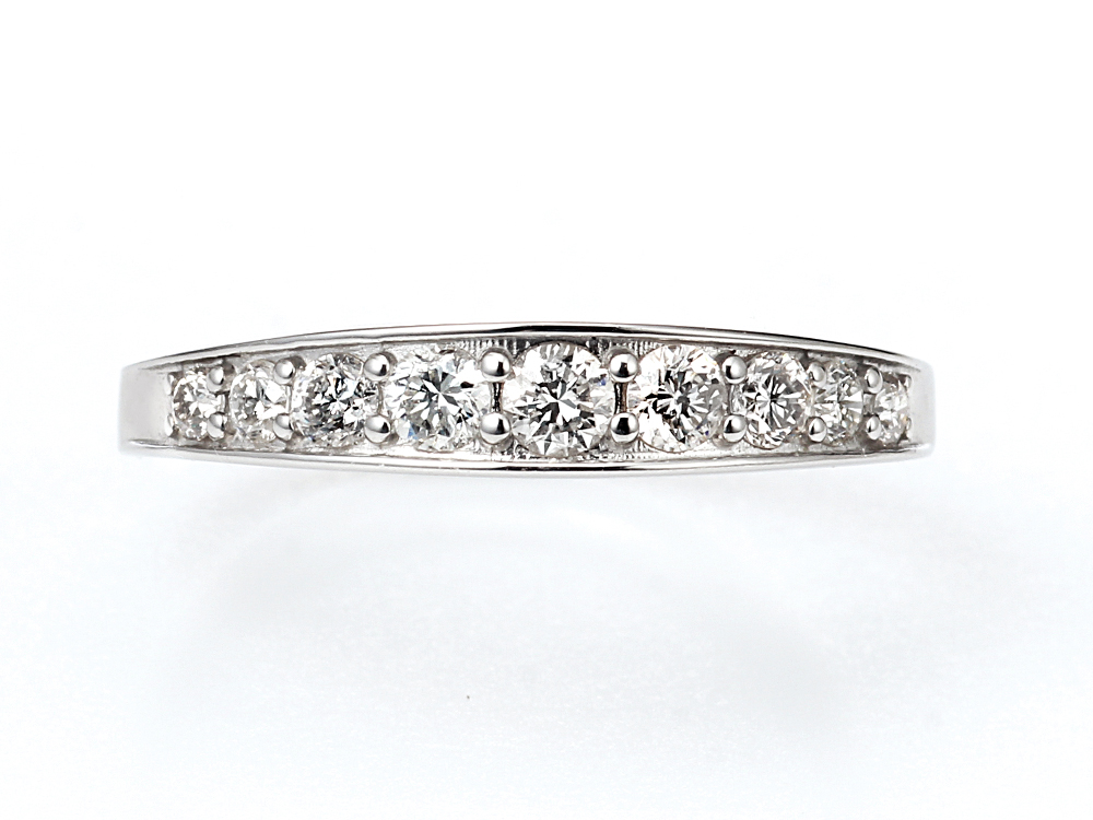 プラチナ製　エタニティリング 9石（合計0.3ct・SIクラス）