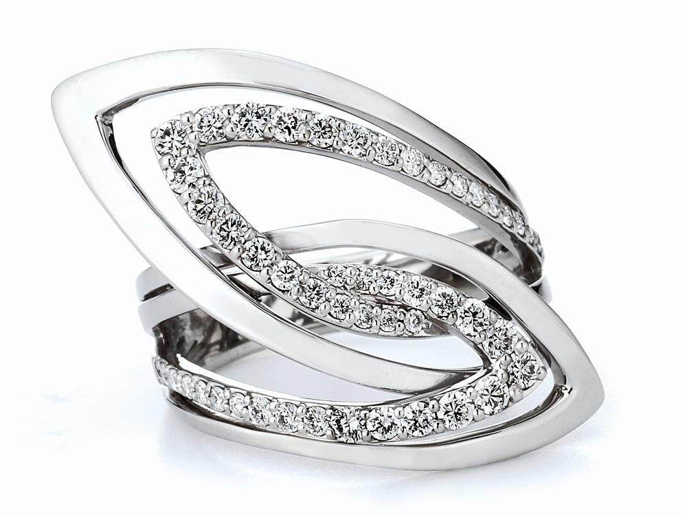 プラチナ ダイヤモンドリング 最上級（D0.65ct）