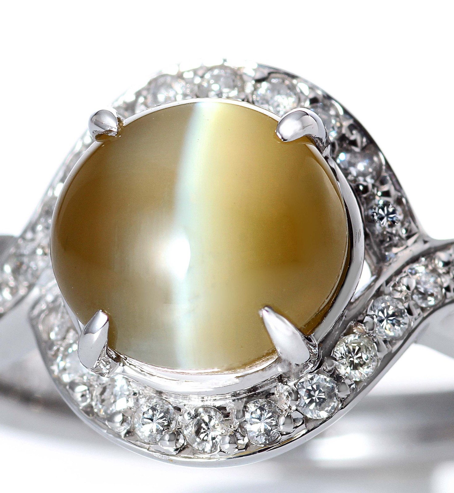 プラチナ クリソベリル キャッツアイ リング(CC3.51ct D0.18ct・最上級)4枚目