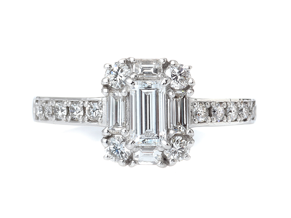 プラチナ ダイヤモンド リング(中石0.415ct 脇石0.63ct・Dカラー VS-1クラス レクタンギュラー ステップカット)