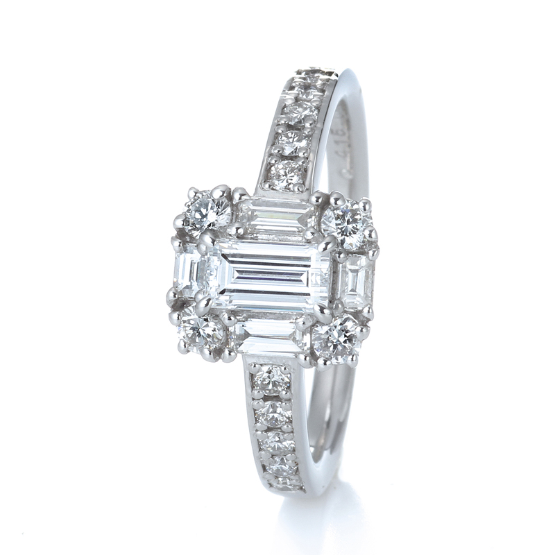 プラチナ ダイヤモンド リング(中石0.415ct 脇石0.63ct・Dカラー VS-1クラス レクタンギュラー ステップカット)6枚目
