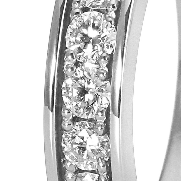 静止画では表現できないテリ輝き