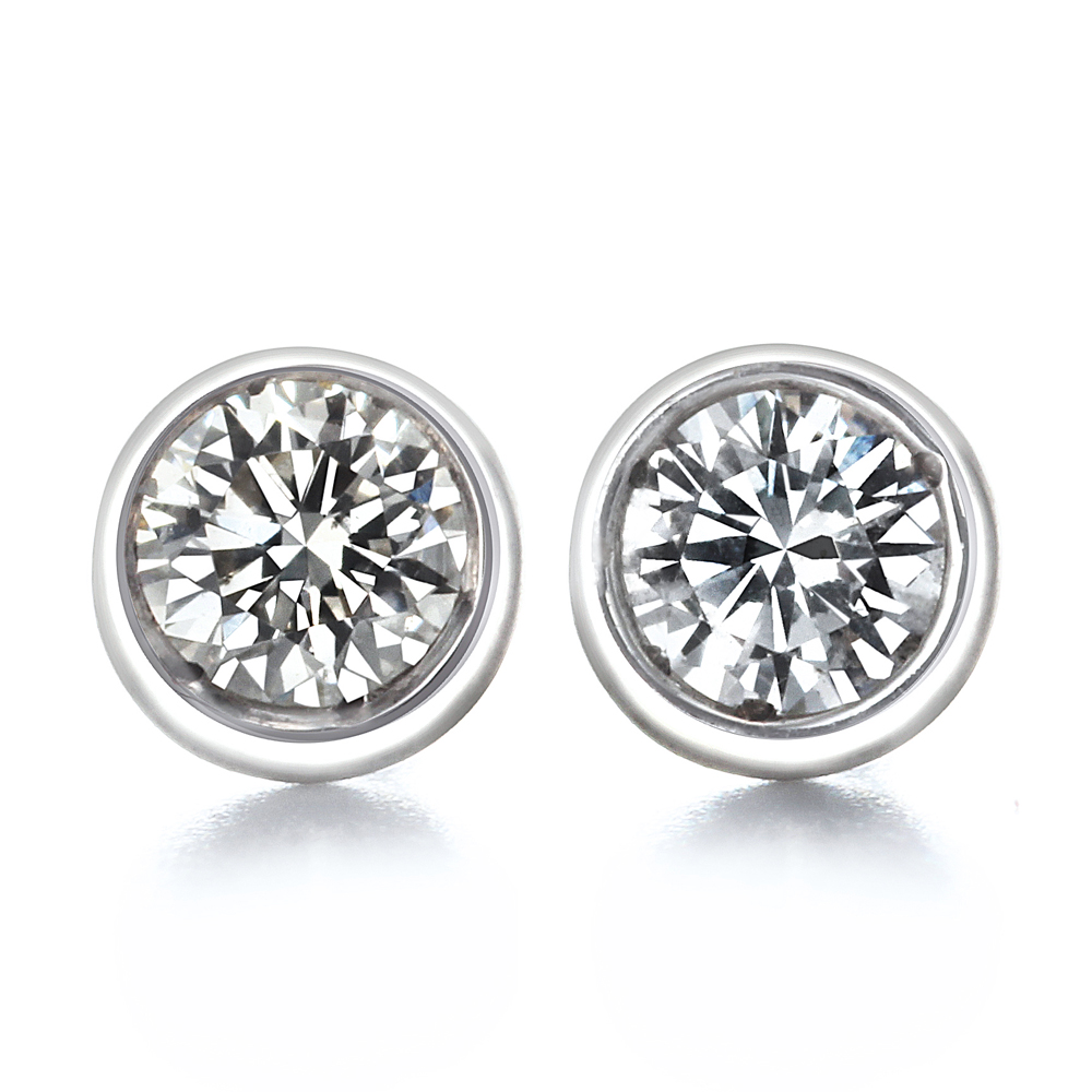 プラチナ ダイヤモンド ピアス(合計0.1ct・Hカラー前後 無色系)2枚目